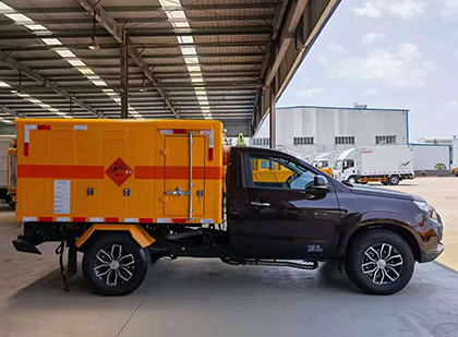 宜丰爆破器材运输车